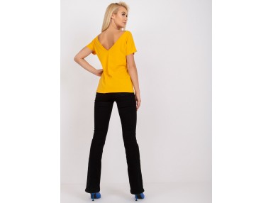 T-shirt avec un décolleté dans le dos - jaune foncé