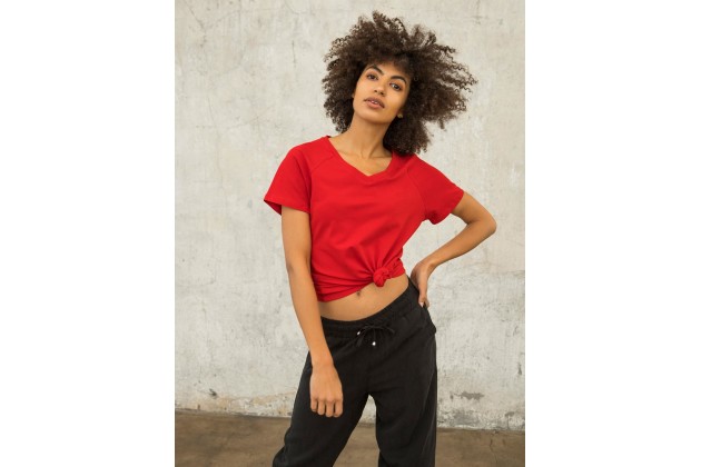 T-shirt à col V - rouge