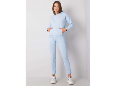 Ensemble bleu clair
