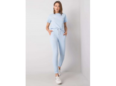 Ensemble bleu clair