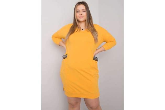 Robe jaune foncé