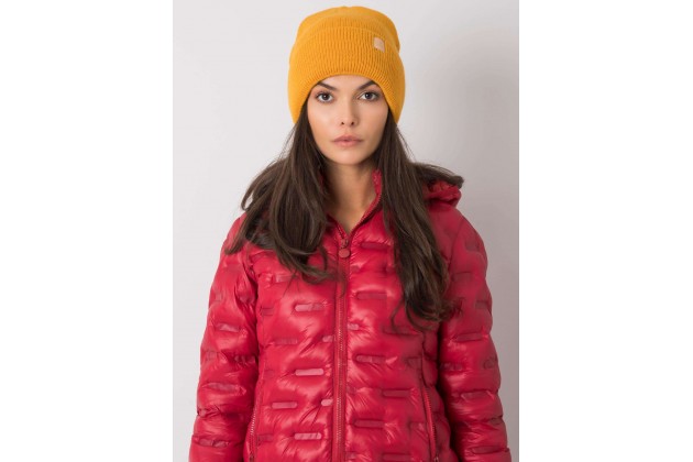 Casquette jaune foncé