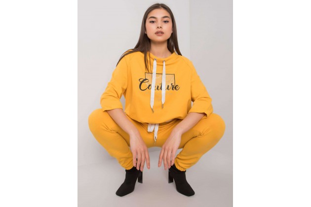 Ensemble jaune foncé