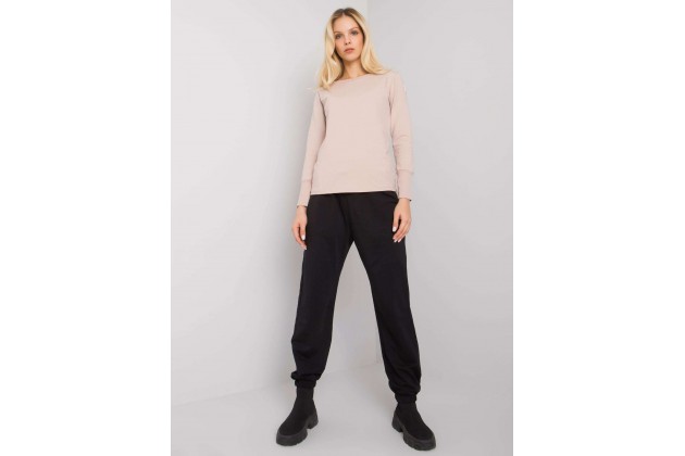 Ensemble noir et beige