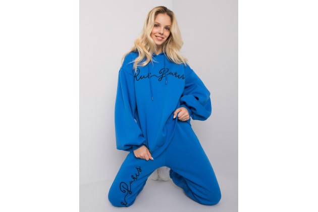 Ensemble bleu foncé
