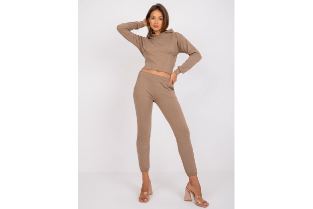 Ensemble beige foncé