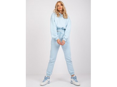 Ensemble bleu clair