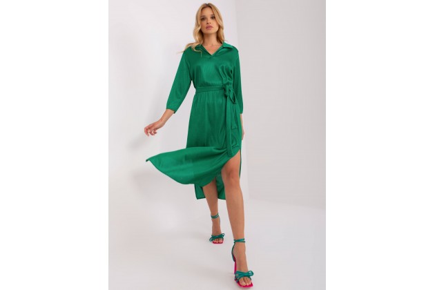 Robe longue en satin avec col et ceinture - vert