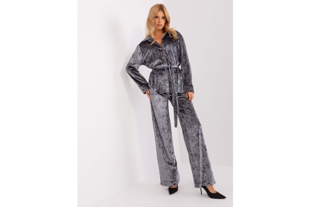 Ensemble gris foncé