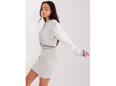 Ensemble gris clair