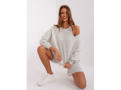 Ensemble gris clair
