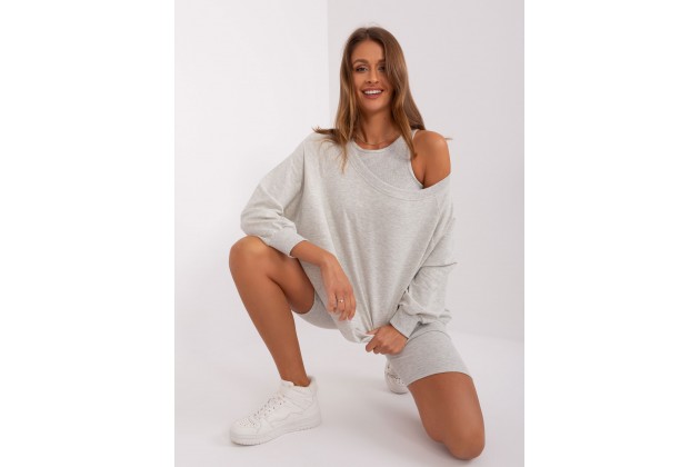 Ensemble gris clair