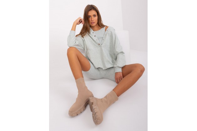 Ensemble gris clair